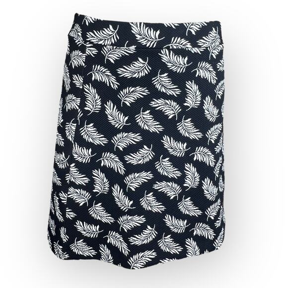 H&M Feather Print Stretch Skirt - Black with White Feather - Picture 6 of 9